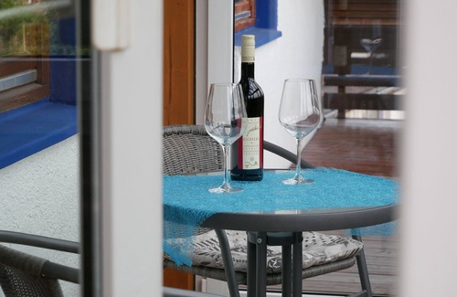 Reiselfingen Apartment | Apartment 'Santiago' with Shared Terrace, Shared Garden and Wi-Fi