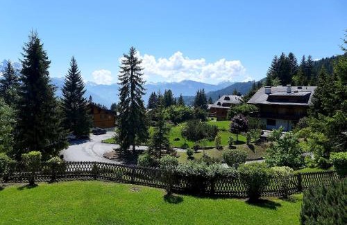Villars-sur-Ollon Apartment | Apartment Sapin Bleu 6 by Interhome