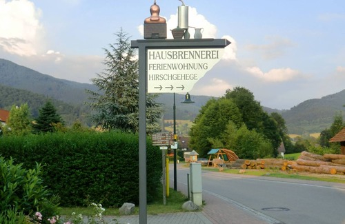 Glottertal Apartment | Apartment 'Scharbachhof' with Mountain View, Shared Garden and Wi-Fi