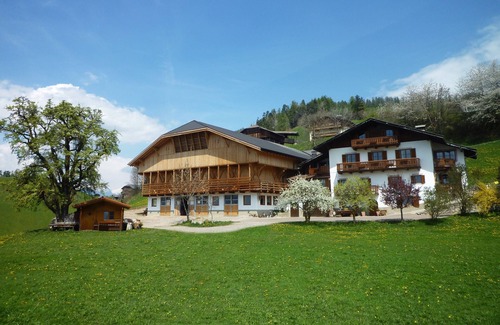 Castelrotto Apartment | Apartment 'Schlernblick' with Mountain View, Shared Pool and Wi-Fi