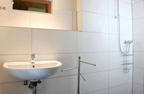 Waldstetten Apartment | Apartment 'Schmide' with Shared Terrace, Shared Garden and Wi-Fi