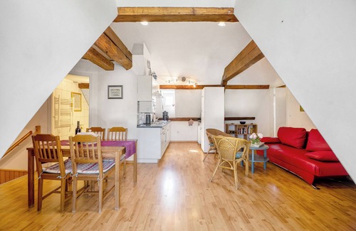 Maring-Noviand Apartment | Apartment 'Schwalbennest Auf Dem Weingut' with Shared Terrace, Shared Garden and Wi-Fi
