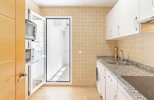 Arroyo de la Miel Apartment | Apartment 'Sea Views - 2 Bedrooms' with Shared Pool, Wi-Fi and Air Conditioning