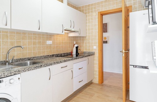 Arroyo de la Miel Apartment | Apartment 'Sea Views - 2 Bedrooms' with Shared Pool, Wi-Fi and Air Conditioning