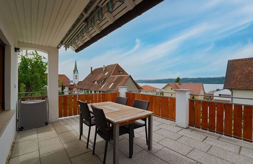 Sipplingen Apartment | Apartment 'Seeblick' with Balcony and Wi-Fi
