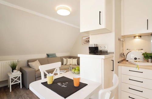 Groemitz Apartment | Apartment Seehus II with balcony incl. beach chair in Grömitz