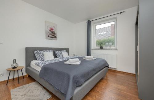 Swinoujscie Apartment | Apartment "Senko" with Garden, close to Nature Reserve by Noclegi Renters