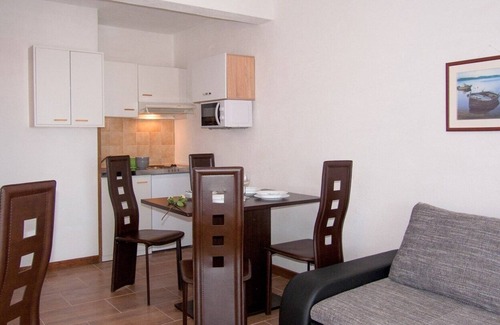 Pakostane Apartment | Apartment Sime A3 with balcony in Villa Vulin, near the beach!