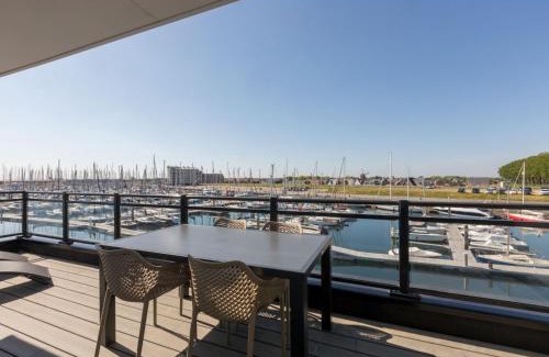 Sint-Annaland Apartment | Apartment Sint Annaland with Marina Views