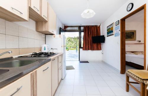 Supetarska Draga Apartment | Apartment Slavko R