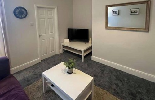 Blyth Apartment | Apartment - Sleeps 3 - Pet friendly - Parking