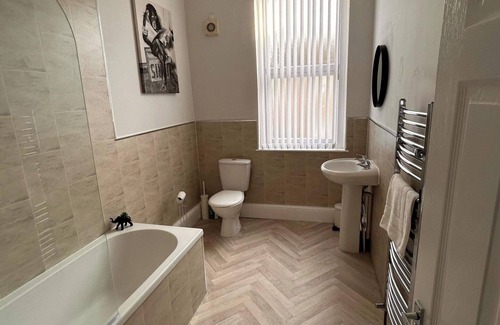 Blyth Apartment | Apartment - Sleeps 3 - Pet friendly - Parking