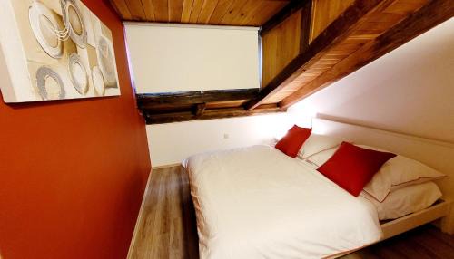 Gedici Apartment | Apartment Sofia with Roof Terrace and Sea View in Gedici