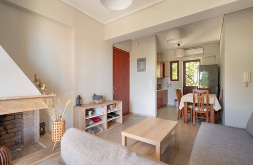 Nikiana Apartment | Apartment 'Sofia' with Sea View, Wi-Fi and Air Conditioning