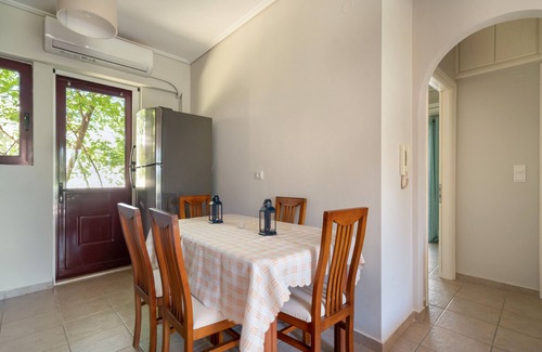 Nikiana Apartment | Apartment 'Sofia' with Sea View, Wi-Fi and Air Conditioning