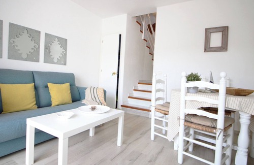 Son Parc Apartment | Apartment 'Sol' with Shared Pool, Wi-Fi and Air Conditioning