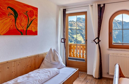 Hippach-Schwendberg Apartment | Apartment ‘Sonnenschein’ with mountain view, near mountain railroad; sunny quiet position, Wi-Fi