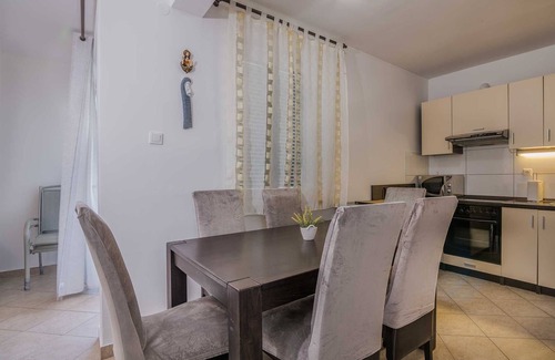 Cizici Apartment | Apartment Šop with balcony