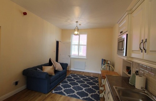 Kinsale Apartment | Apartment-Standard-Private Bathroom-Ref A
