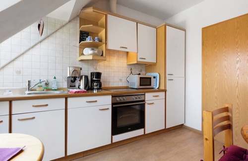 Burg Apartment | Apartment 'Storchennest' with Private Terrace, Shared Garden and WLAN