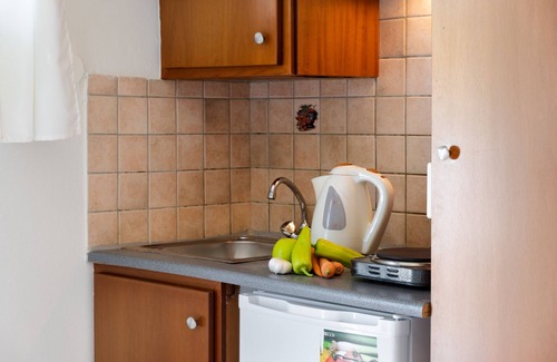Nikiana Apartment | Apartment-Studio "Nikiana Club - Studio 3" with Sea View, Shared Pool & Wi-Fi
