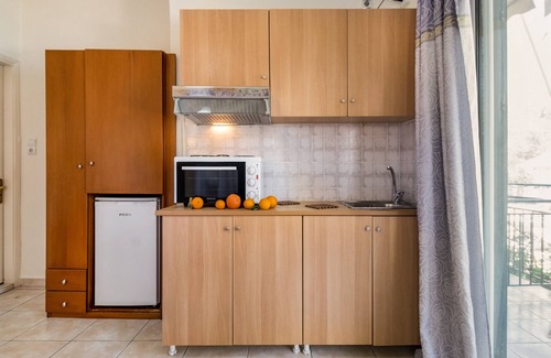 Nikiana Apartment | Apartment-Studio "Nikiana Club - Studio 2" with Sea View, Shared Pool & Wi-Fi