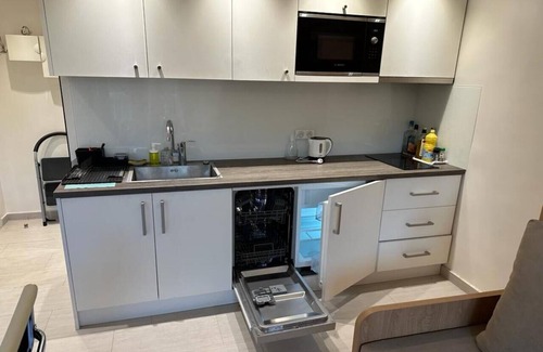 Cachan Apartment | Apartment 'Studio Terrasse 60m2 Vue Sur Paris' with Private Terrace and Wi-Fi