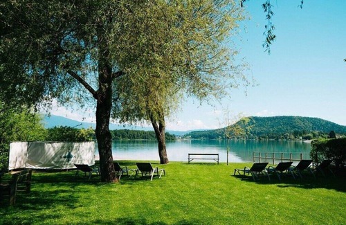 Faak am See House | Apartment Suite in Villa Karglhof (incl. 3 bedrooms, 2 bathrooms)