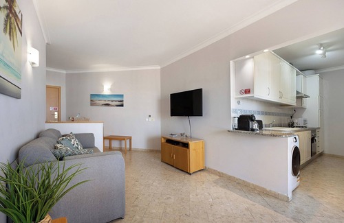 Praia da Rocha Apartment | Apartment 'Sunny Escape' with Sea View, Wi-Fi and Air Conditioning