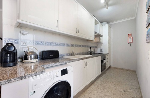 Praia da Rocha Apartment | Apartment 'Sunny Escape' with Sea View, Wi-Fi and Air Conditioning
