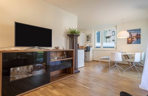Bregenz Apartment | Apartment "Sunny" with Mountain View, Wi-Fi & Private Terrace