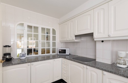 Alporchinhos Apartment | APARTMENT TANSY DIRECTLY BY THE SEA WITH A DREAM SEA VIEW AND POOL