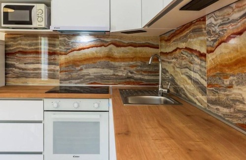 Istok Apartment | Apartment Tattoo - modern & free parking: A1(2+1) - Makarska, Riviera Makarska, Croatia