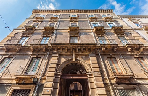 Catania City Centre Apartment | Apartment 'The House In Baroque Style' with Wi-Fi and Air Conditioning
