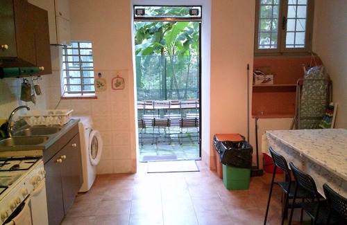 Pisa City Centre Apartment | Apartment "The Oasis," Pisa, with WIFI and inner courtyard