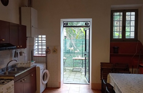 Pisa City Centre Apartment | Apartment "The Oasis," Pisa, with WIFI and inner courtyard