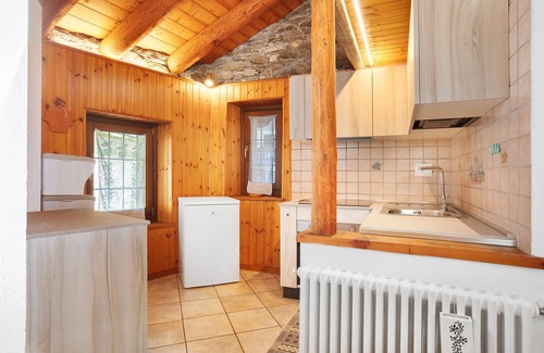 Paquier House | Apartment 'Tillier Valtournenche' with Mountain View, Balcony and Wi-Fi