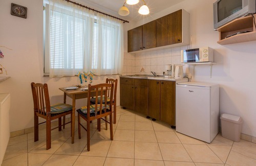 Novi Vinodolski Apartment | Apartment Tomica - open pool: A2 mali(2+1) - Novi Vinodolski, Riviera Crikvenica, Croatia
