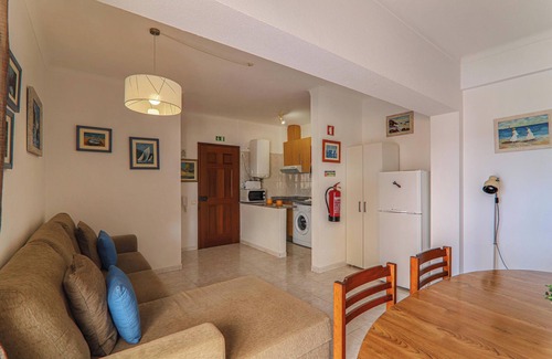 Armacao de Pera Apartment | Apartment Torre Sol 107 - Vista Mar on the Beach with Garden & Balcony