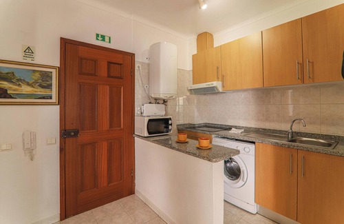 Armacao de Pera Apartment | Apartment Torre Sol 107 - Vista Mar on the Beach with Garden & Balcony