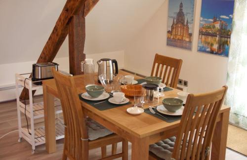 Dolzschen Apartment | Apartment Traumzeit mit Balkon in Vorstadtvilla