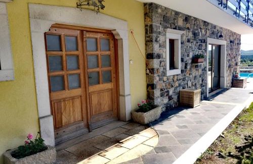 Tomaj Apartment | Apartment Trieste HerMes arT