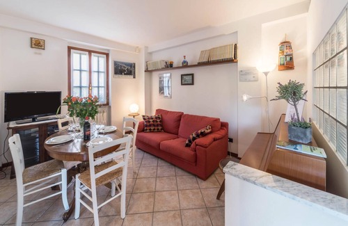 Dervio Apartment | Apartment "Un passo dal lago" just a few steps from the Lake with Wi-Fi & Garden