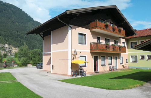 Treffen Apartment | Apartment Unterkofler - TFN104 by Interhome