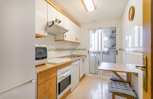 Playa de San Juan Apartment | Apartment 'Urbanización Bulevar Playa' with Shared Pool, Wi-Fi and Air Conditioning