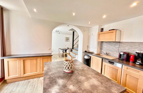 Chamrousse Apartment | Apartment 'Vacances De Rêves - Casserousse' with Shared Terrace and Wi-Fi