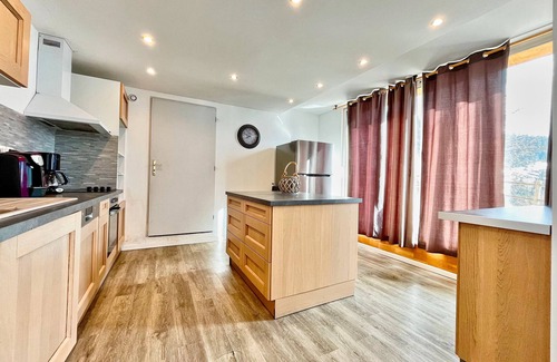 Chamrousse Apartment | Apartment 'Vacances De Rêves - Casserousse' with Shared Terrace and Wi-Fi