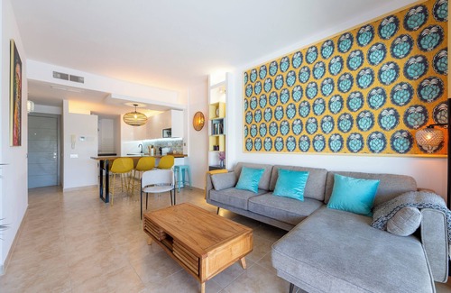 Vera Apartment | Apartment 'Vera' with Shared Pool, Wi-Fi and Air Conditioning