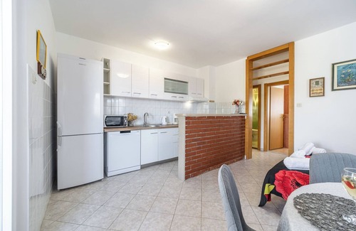 Cove Makarac (Milna) Apartment | Apartment Vesna (72231-A1) - Milna - island Brac