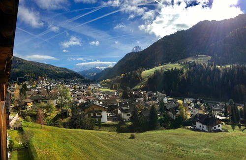 Ortisei Apartment | Apartment "Villa Erina D2" with Mountain View, Garden & Wi-Fi